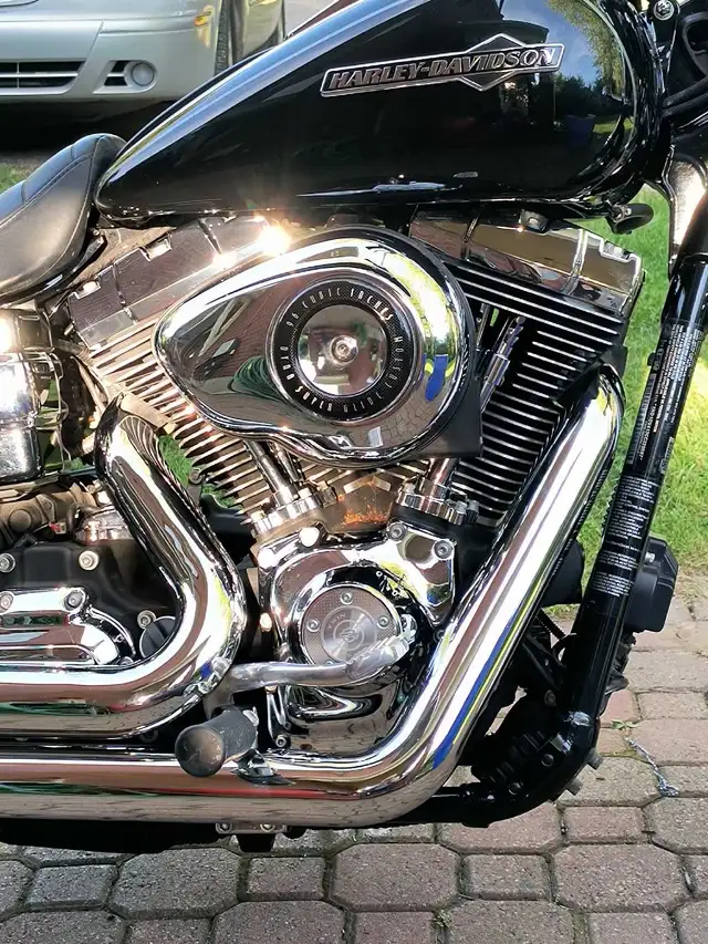 Harley Davidson  in Street, Cruisers & Choppers in Mississauga / Peel Region - Image 3
