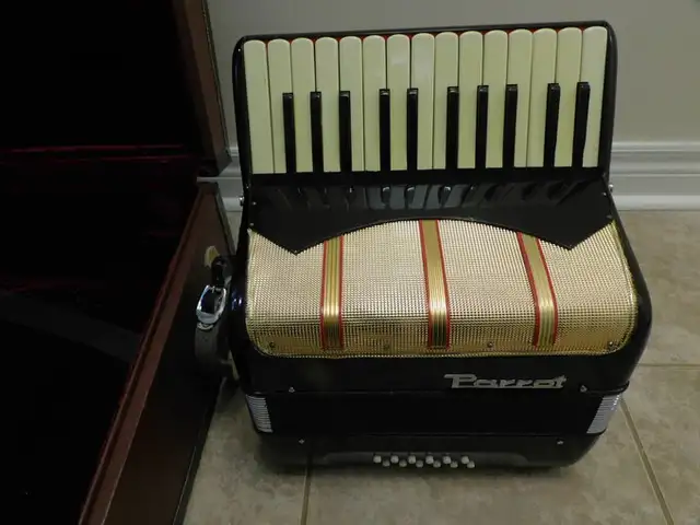 Vintage Parrot Accordion MUS1302 NO801 in Other in Markham / York Region - Image 6