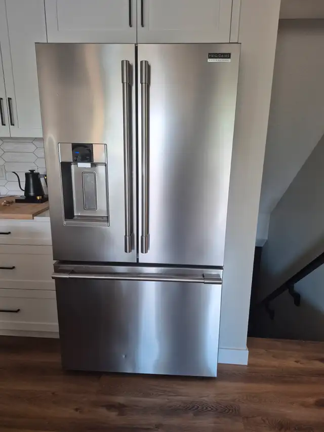 Frigidaire professional 2023 fridge. Good condition. Works good63351295975683123