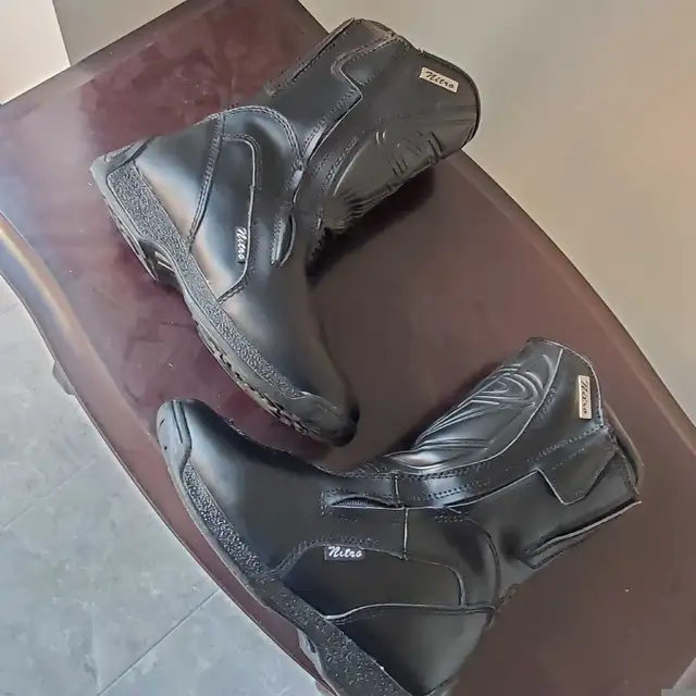 New Womens Leather NTRO Motorcycle Boots Size 8 in Women's - Shoes in Barrie - Image 7