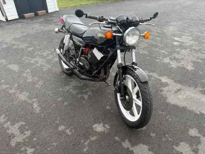 Check out this vintage 1980Yamaha RD400 a true classic! This beauty is in used condition and ready f...
