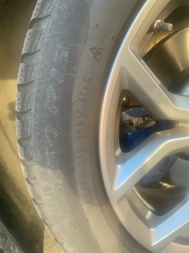 BMW Winter Tires for X5 or X6, X3before 2017 in Tires & Rims in Kitchener / Waterloo - Image 3