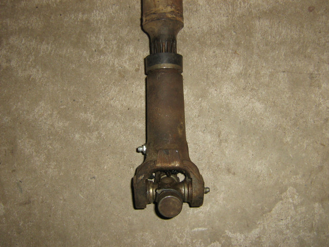 Chevy 4X4 front drive shaft square body REDUCED in Other Parts & Accessories in Bedford - Image 3