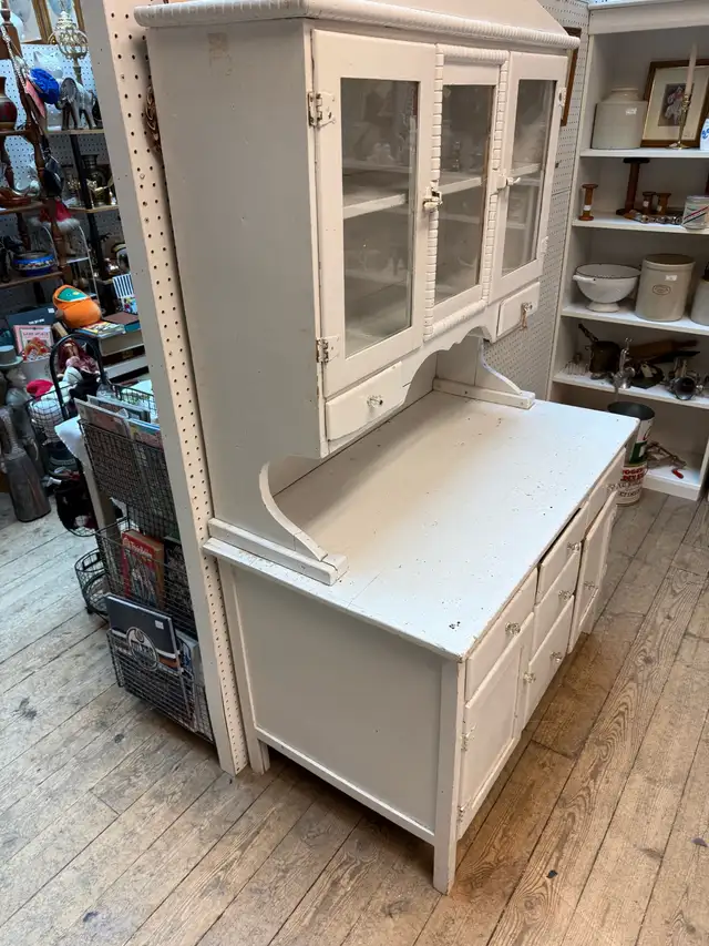 Vintage farmhouse cabinet  in Hutches & Display Cabinets in Edmonton - Image 7