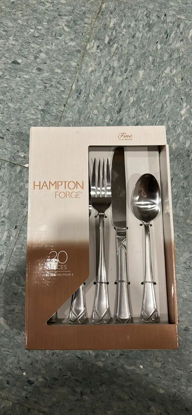 20 piece cutlery set  in Kitchen & Dining Wares in City of Toronto - Image 2