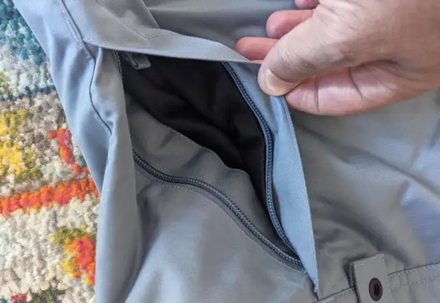 Oakley Grey Snowboard/Ski Pants (XL) in Ski in Calgary - Image 8