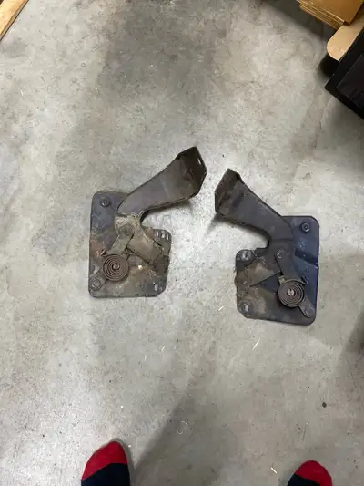 I'm selling a pair of used 1958 Edsel hood hinges. These original hinges show signs of wear and age,...