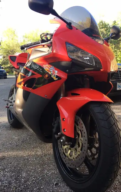This bike will excite any serious experienced rider. Only 18000km never raced never dropped -Flush m...