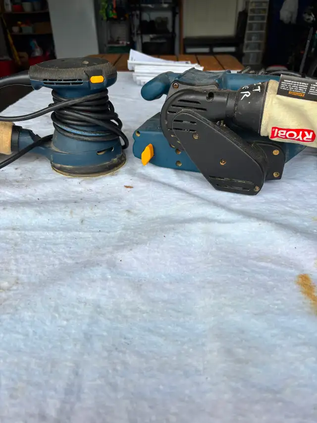 Ryobi orbatal sander & belt sander in Power Tools in Kamloops - Image 2