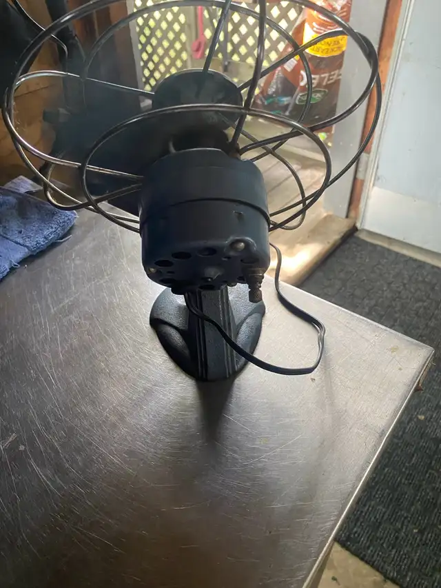 Vintage 1950/60’s Torcan Fan in Arts & Collectibles in Norfolk County - Image 6