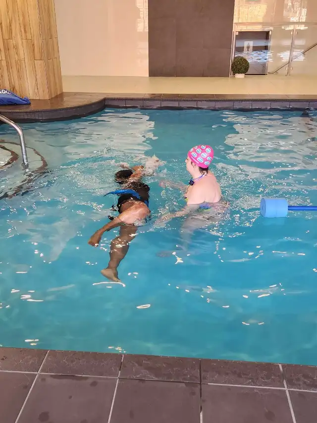 Swimming lessons417524791399557122