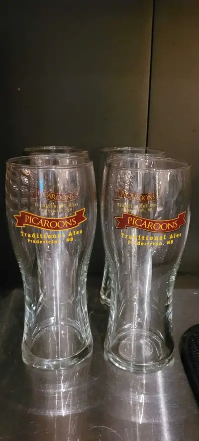 Will sell as a set of four, or individually. These are 16 ounces pint-sized glasses in excellent con...