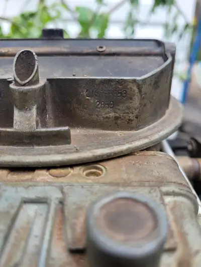 650 cfm holly dbl pumper 200 also 1983 to 87 Chevy Silverado hood and grill emblems 5066090686 60