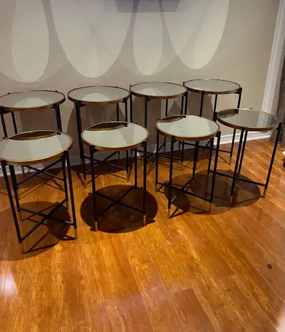 8Tables de chevet ou  tables d'appoint, View more