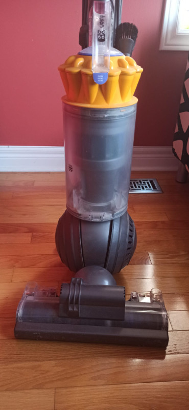 Dyson DC66 Upright Vacuum Cleaner in Vacuums in Mississauga / Peel Region - Image 4