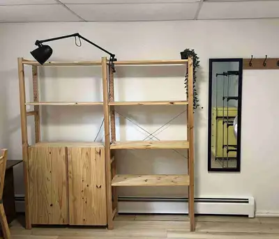 ✅This cozy room in West Royalty features a simple design, perfect for a student or young professiona...