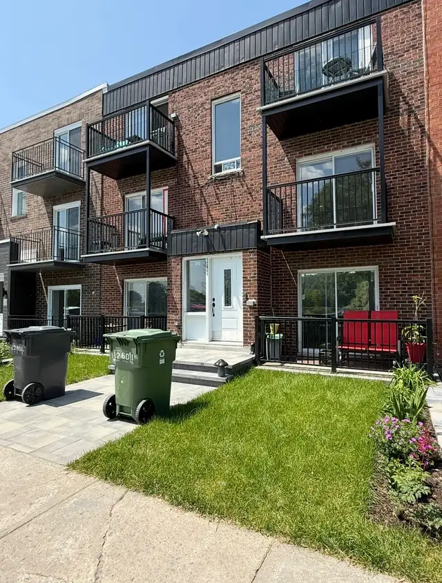 RDC 4 1/2 À LOUER // POINTE-AUX-TREMBLES