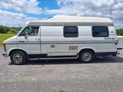 Excellent unit, well maintained, easy to drive and easy to park. Perfect size for 1 or 2 people. Ful...