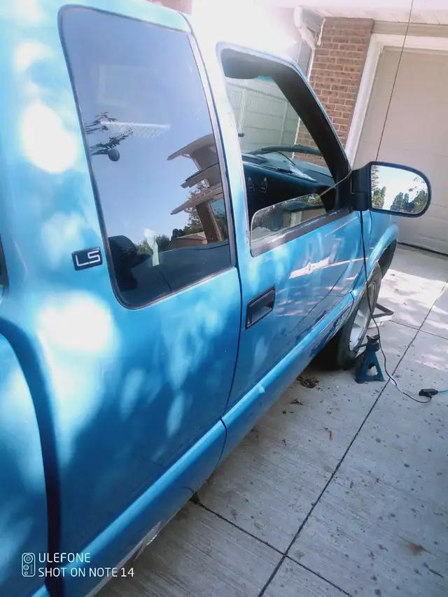 1997 Chevrolet S10 LS 567435720048005123