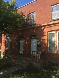 Un/Furnished ByWard Market Heritage 2BR - Guigues Ave