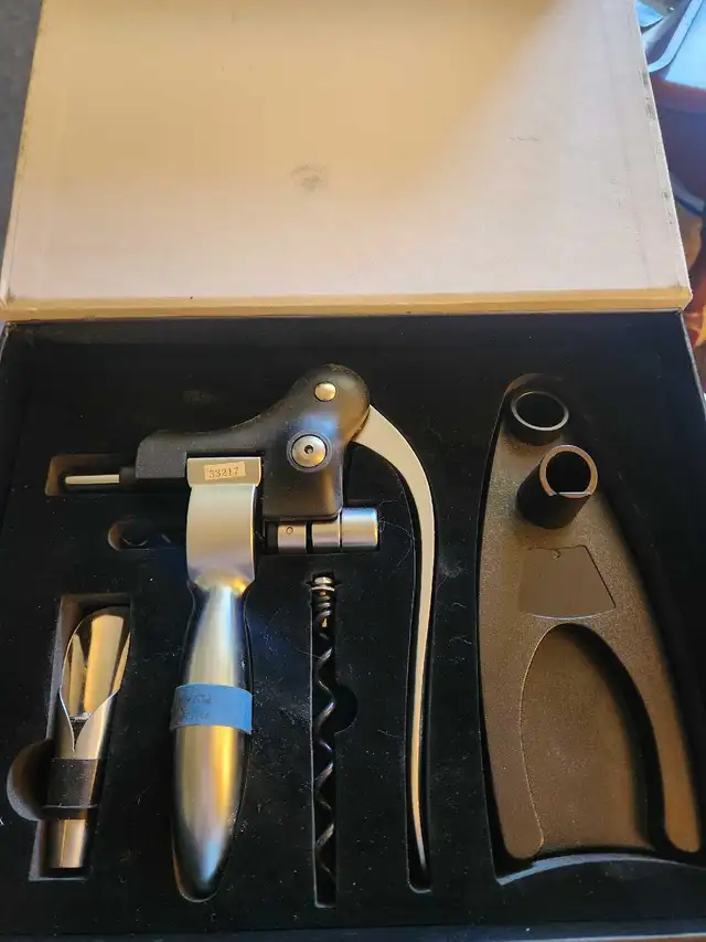 Rabbit Wine Opener506745218956666880