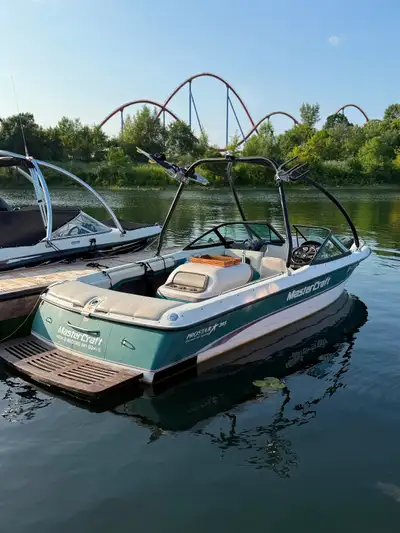 FRANÇAIS (English Will Follow) Bateau de ski/wake MasterCraft ProStar 205 1996 – Remorque incluse Dé...