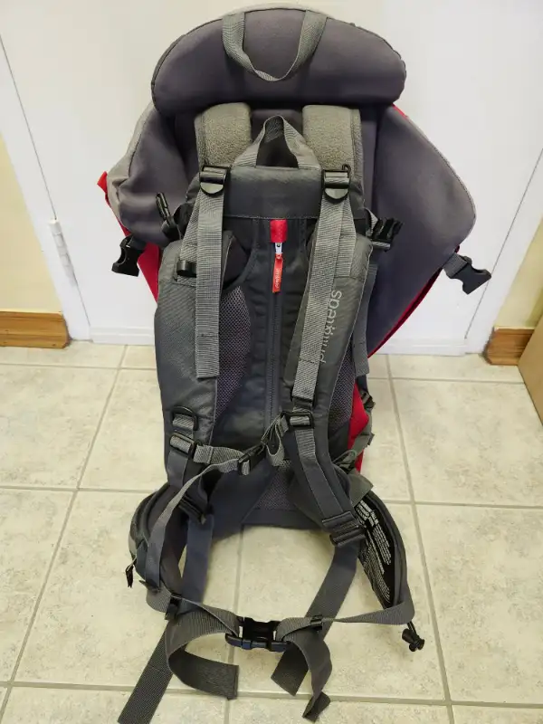 Phil&Teds "Escape" Backpack Child Carrier in Strollers, Carriers & Car Seats in Mississauga / Peel Region - Image 4