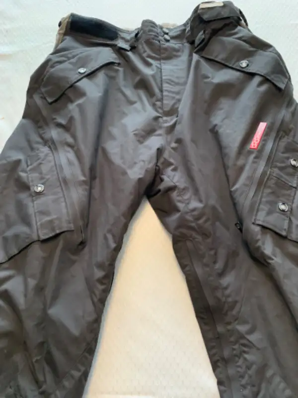 Men’s 686 Ski/Snowboard Jacket With Liner & Foursquare Pants. in Ski in Edmonton - Image 10