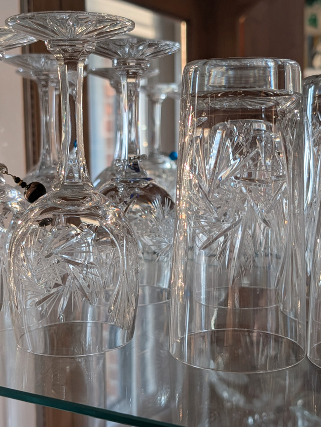 Vaisselier - Crystal Pinwheel dans Mobilier de salle à manger et cuisine  à Ville de Montréal - Image 2