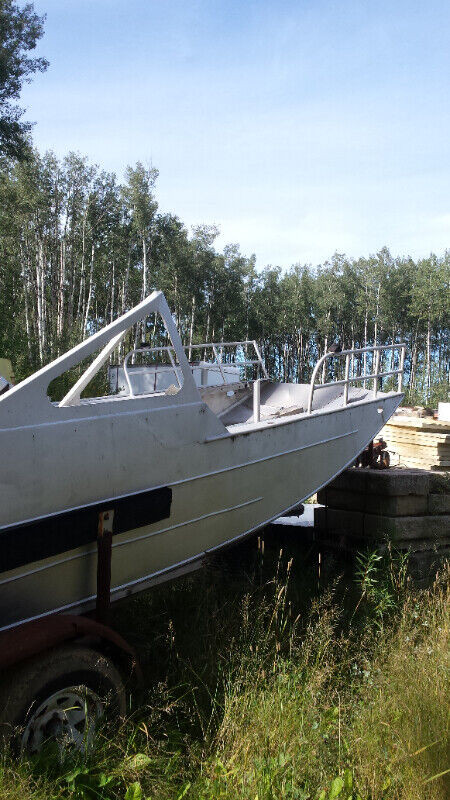 river boat in Powerboats & Motorboats in Edmonton - Image 4