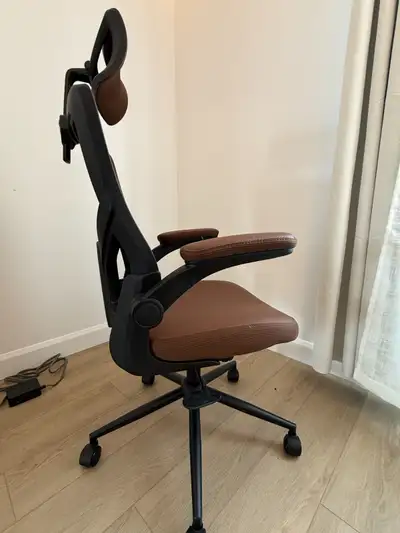 Chaise de bureau, View more