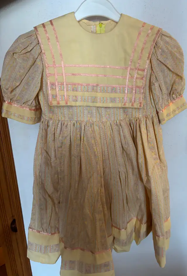 vêtements vintage pour fille in Kids & Youth in City of Montréal - Image 6