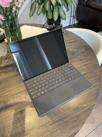 Microsoft Surface pro 8 