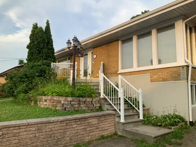 Chambres pour étudiants à louer in Room Rentals & Roommates in Rimouski / Bas-St-Laurent - Image 2