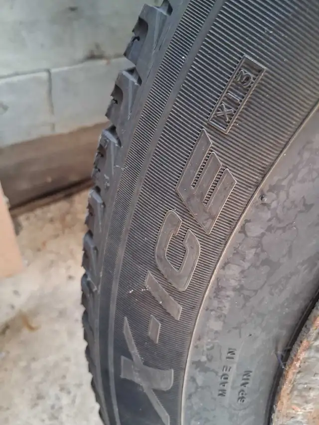 Michelin X-Ice Xi3 Winter Tires – 215/60R16, Set of 4 on Steel R in Tires & Rims in Brantford - Image 4