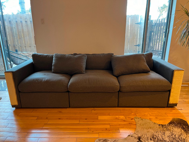 DIVAN À DONNER dans Sofas et futons  à Ville de Montréal