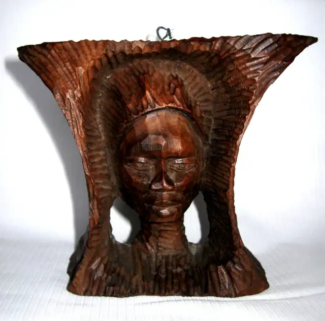 SCULPTURE HAITIENNE VINTAGE 1960s signer  "MARCELIN DECEMBRE" in Arts & Collectibles in West Island - Image 8