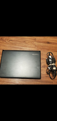 Toshiba laptop touchscreen. 13"