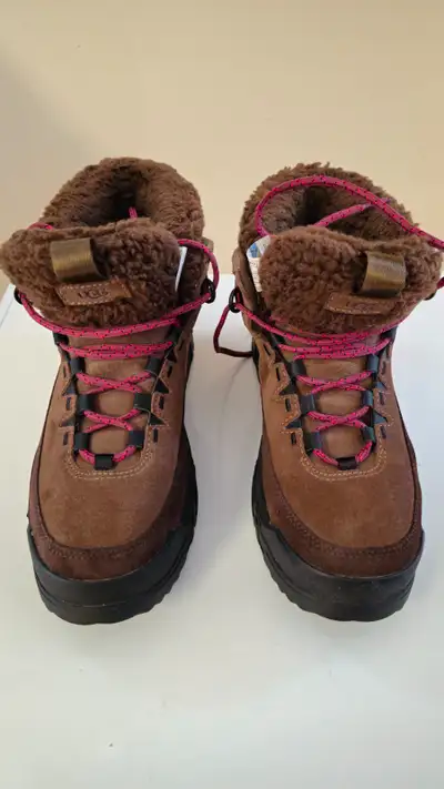Winter boots - UGGS for sale, View more