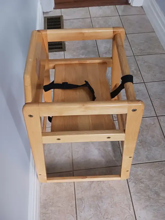 Wooden High Chair - $20 or Best Offer in Feeding & High Chairs in Kitchener / Waterloo - Image 2