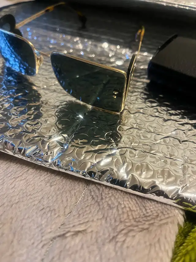 Clearance Sale, Men's Burberry Aviator Frame Sunglasses in Men's Shoes in City of Toronto - Image 2
