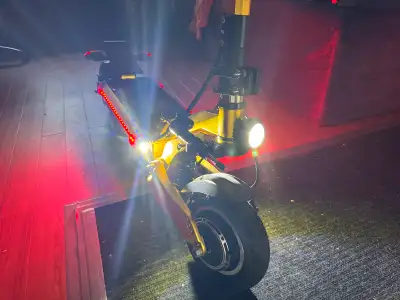 Blade 10 Pro Limited HyperScooter, View more