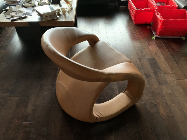 Contemporary Chair in Chairs & Recliners in Edmonton - Image 2