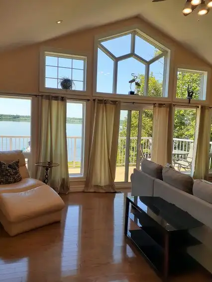 Fantastic Lakefront cottage in Ontario in Canada - Image 4