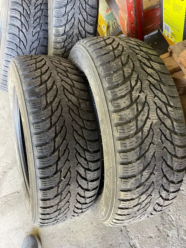 pneus d’hiver nokian 225/60R18 in Tires & Rims in City of Montréal - Image 3