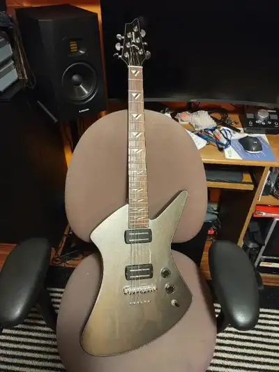 2007 IBANEZ ADD-120 ELECTRIC GUITAR FOR SALE., View more