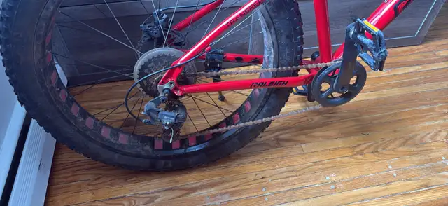 Raleigh rouge 26” fat bike in Road in Kingston - Image 5