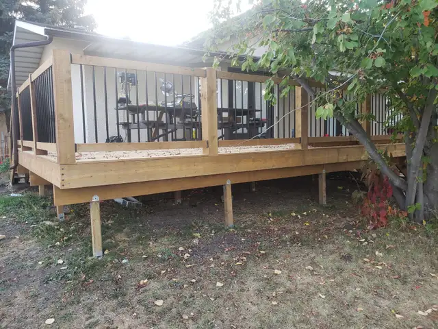 Low Cost Decks in Fence, Deck, Railing & Siding in Edmonton - Image 10