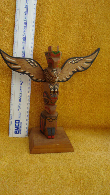 vintage mini hand carved totem pole in Arts & Collectibles in Charlottetown