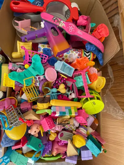Free small toys, View more